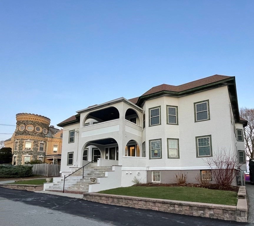 205 Hammond Street 4