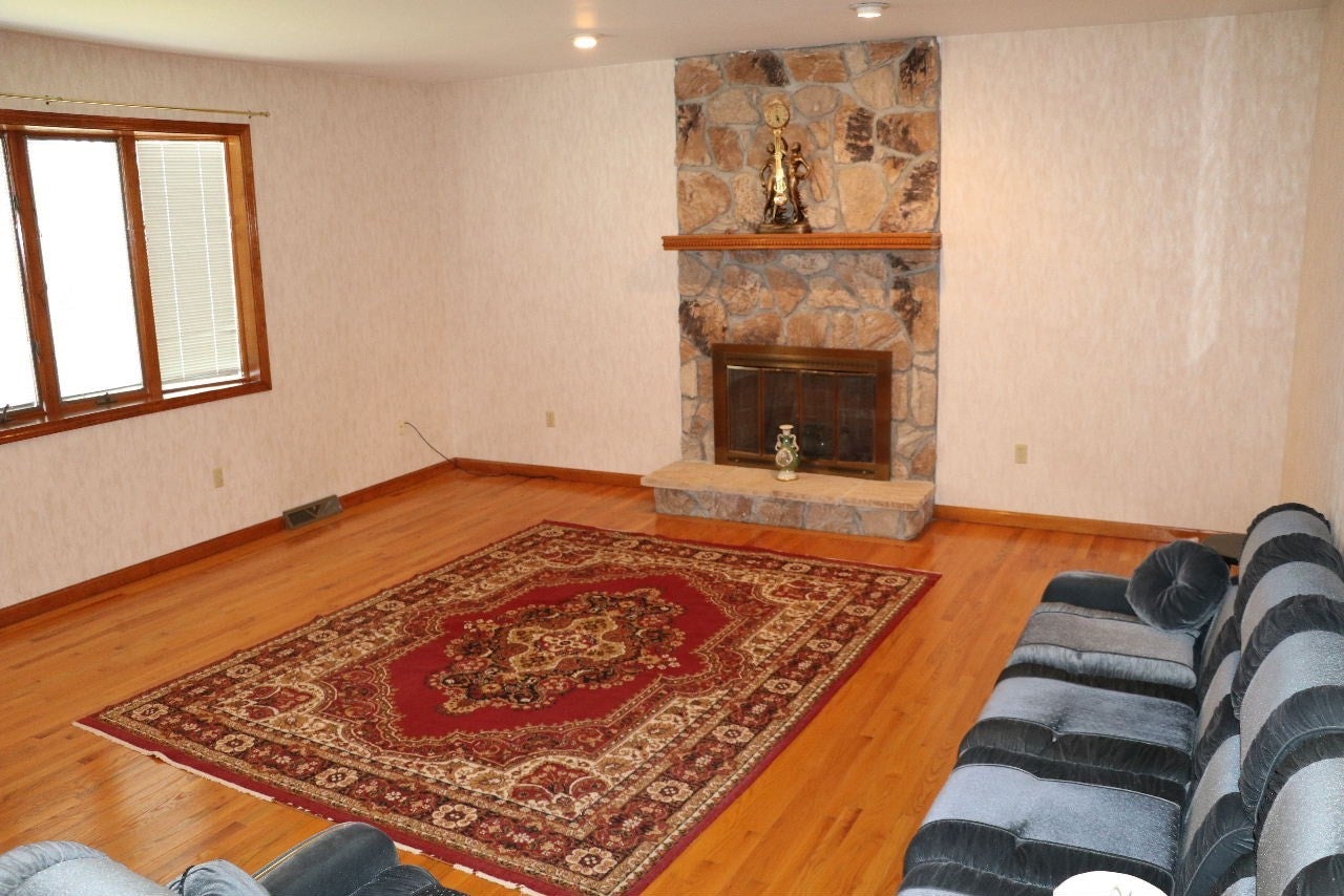 20 Bunker Cir, East Longmeadow, MA, 20 Bunker Cir, East Longmeadow, MA Photo #3
