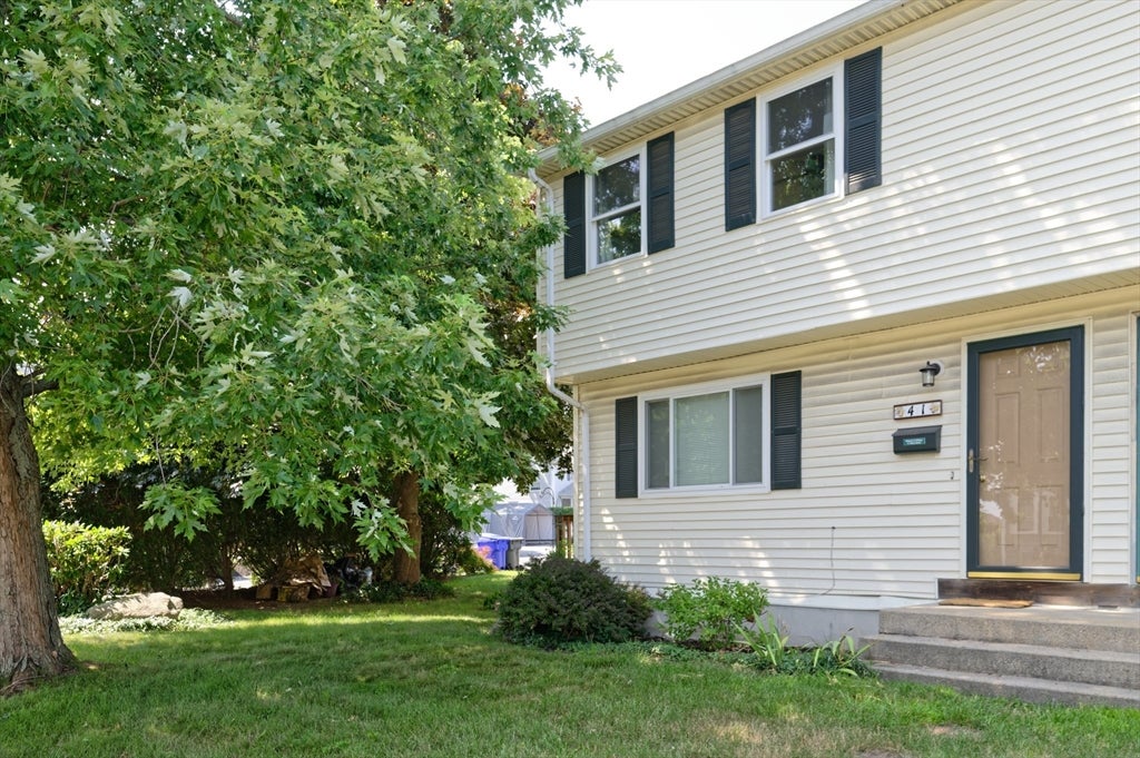 Photo of 41 West St, Milford, MA