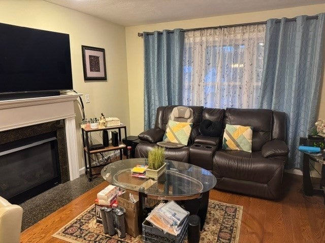 15 Basswood Blvd 15