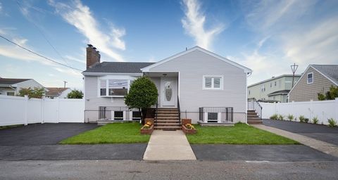 Photo of 49 Union St #1A, Revere, MA 02151 (MLS # 73450041) Photo of 49 Union St #1A, Revere, MA 02151 (MLS # 73450041)