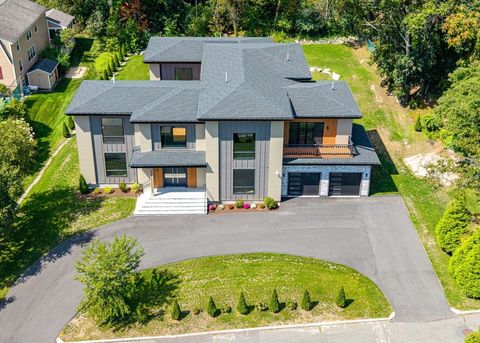 20 Amberwood Dr Winchester MA 01890