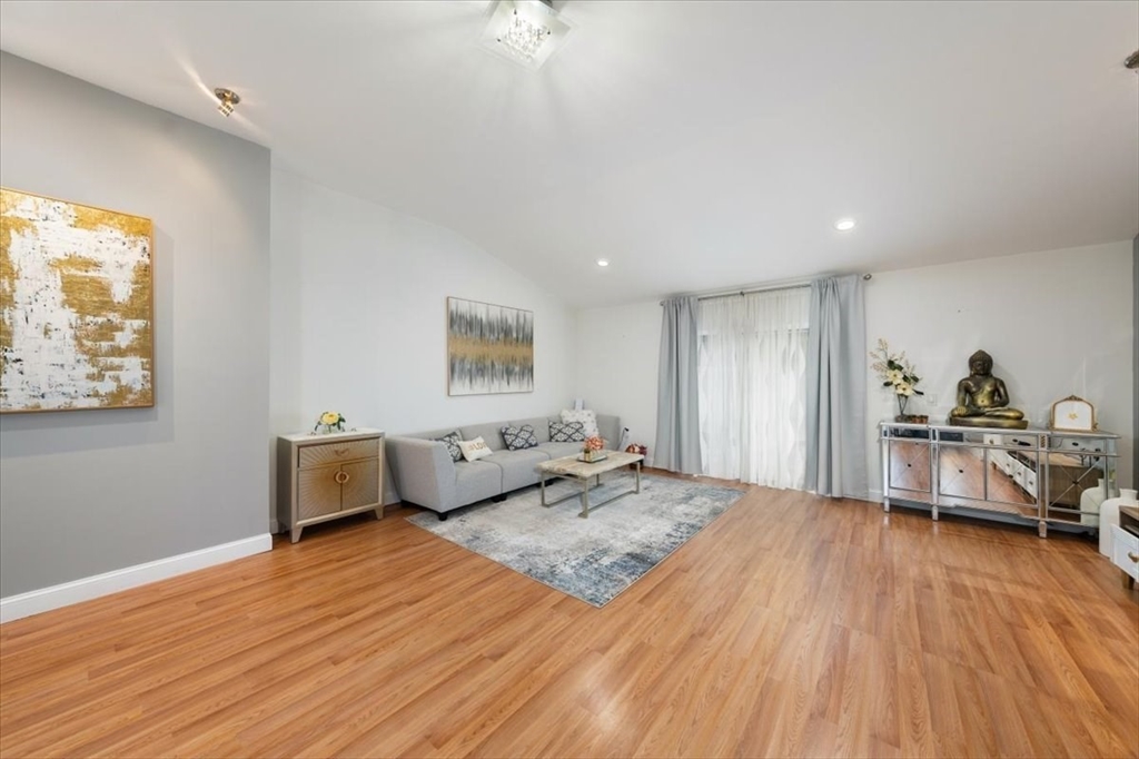 16 Vista Drive