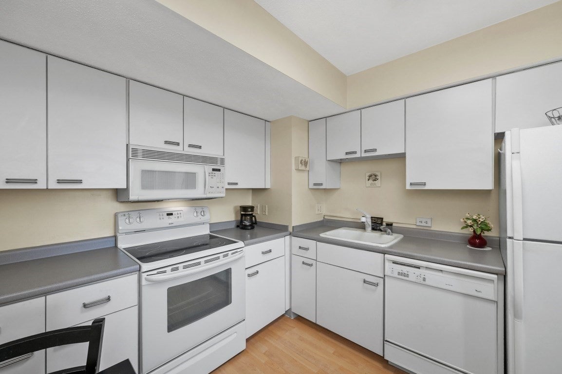 250 Hammond Pond Parkway 1105S, Newton, MA Photo #11
