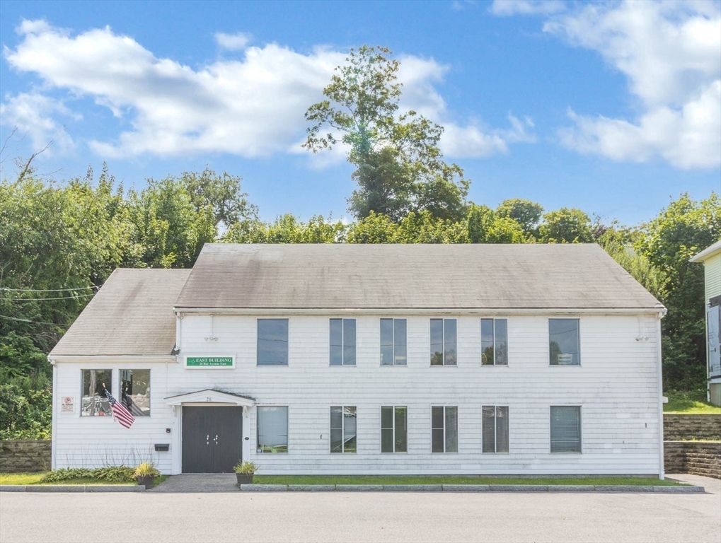 28 Bay Ave East