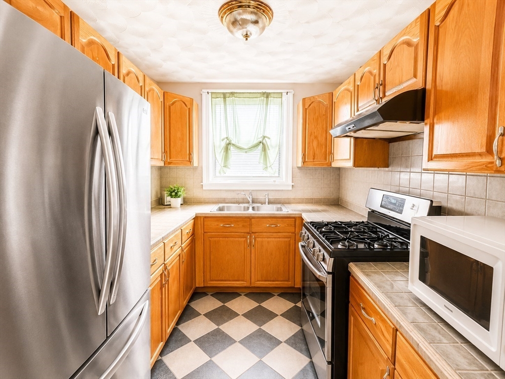 544-546 Plymouth Ave, Fall River, MA Photo #2