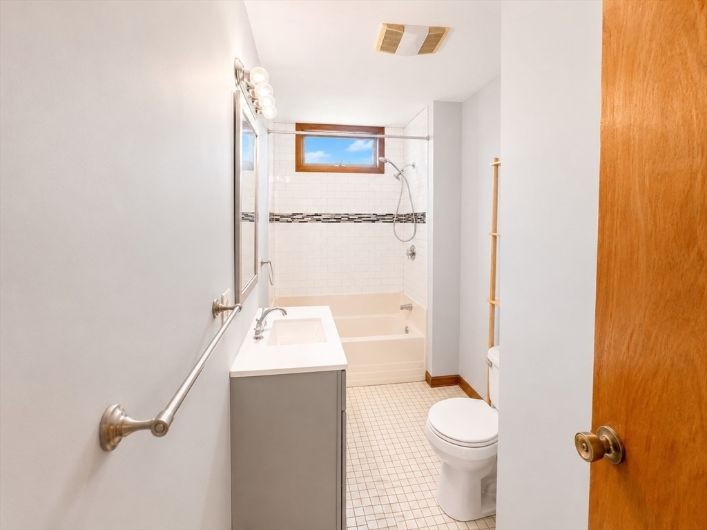544-546 Plymouth Ave, Fall River, MA Photo #16