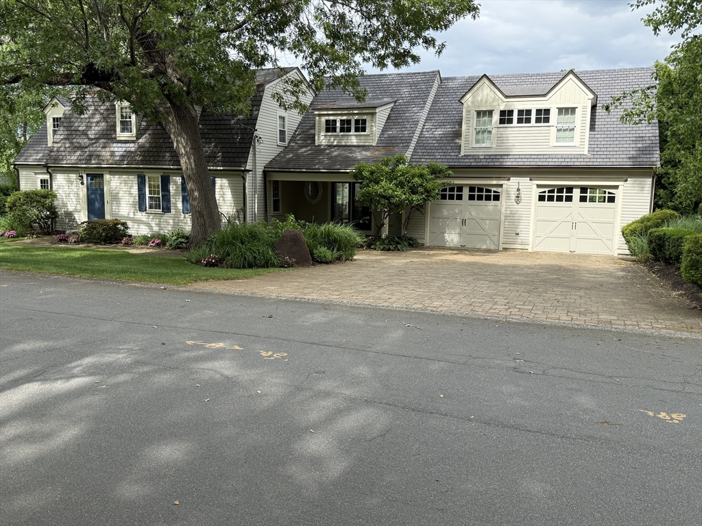 49 Cochato Rd