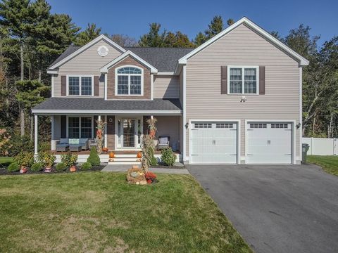 12 Hayfield Rd Dracut MA 01826