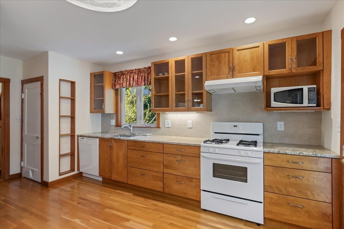 79 Menotomy Rd