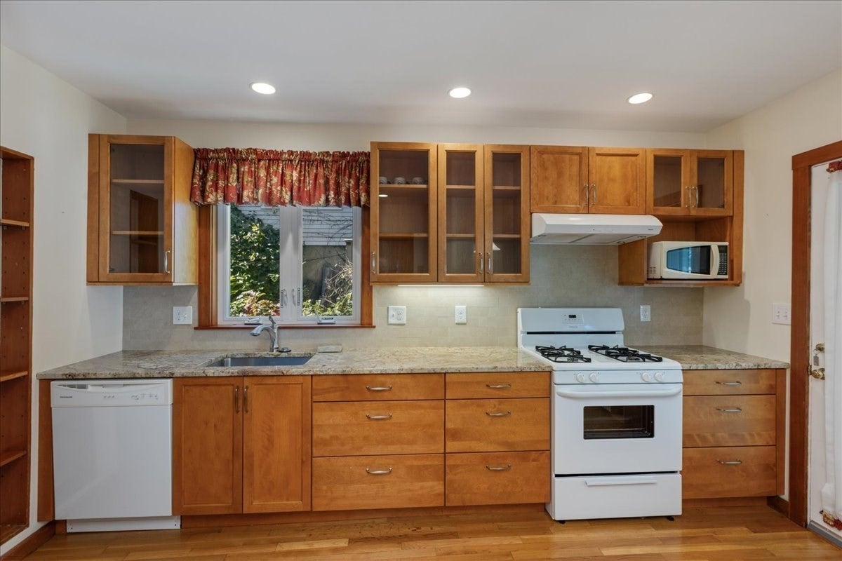 79 Menotomy Rd