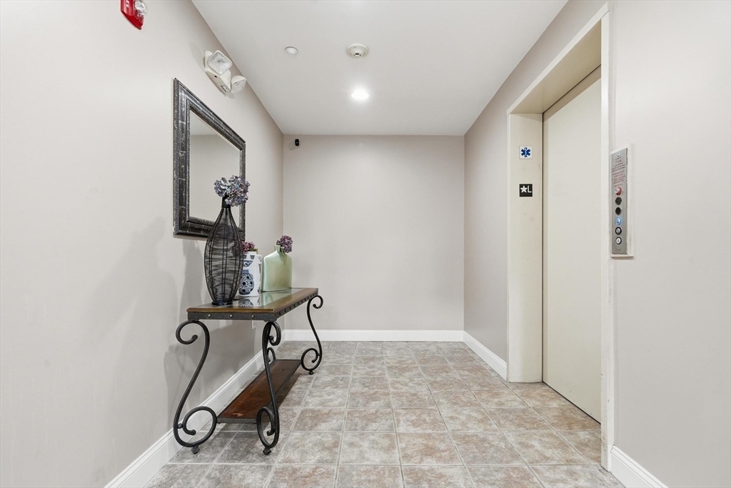 11 Cheriton Rd #306, Boston, MA Photo #3