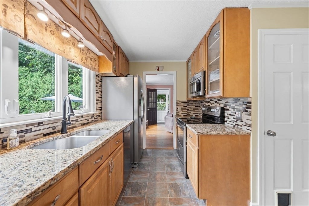 34 Harwich Road, West Springfield, MA, 34 Harwich Road, West Springfield, MA Photo #11