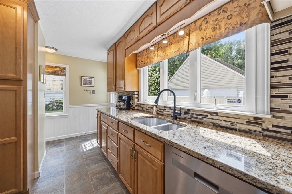 34 Harwich Road, West Springfield, MA, 34 Harwich Road, West Springfield, MA Photo #10
