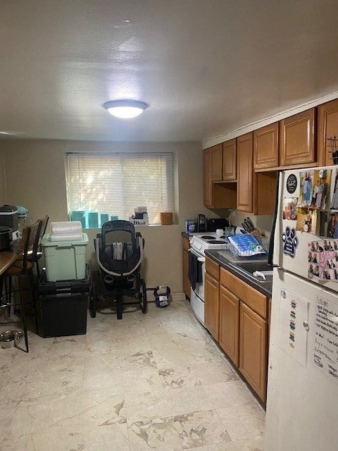 70 Bryan Rd b