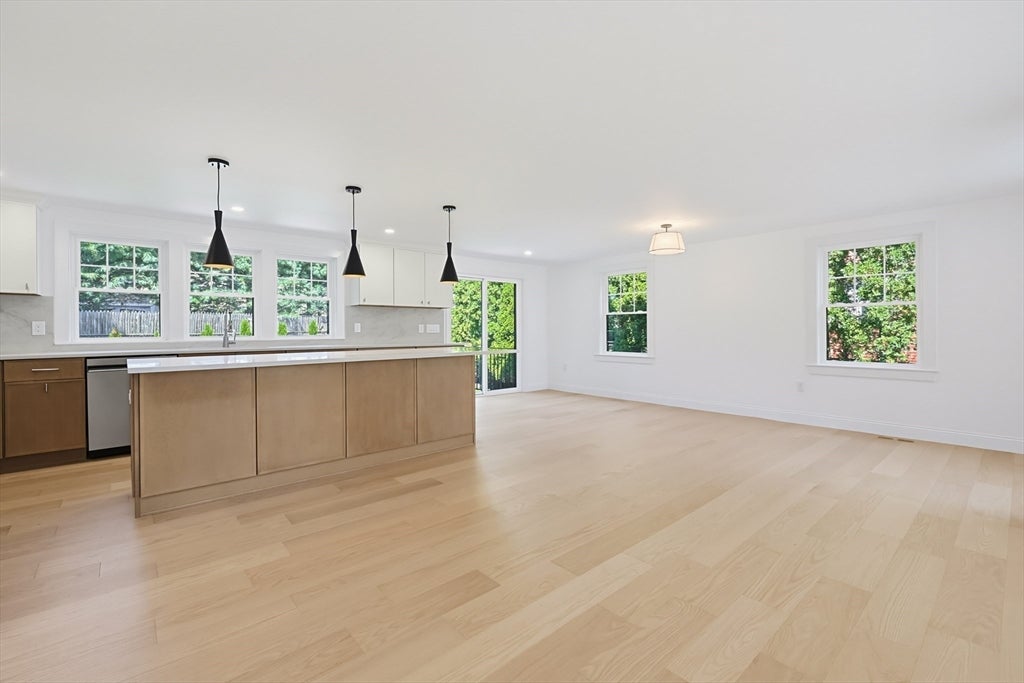 17 Kilburn Road, Newton, MA, 17 Kilburn Road, Newton, MA Photo #3