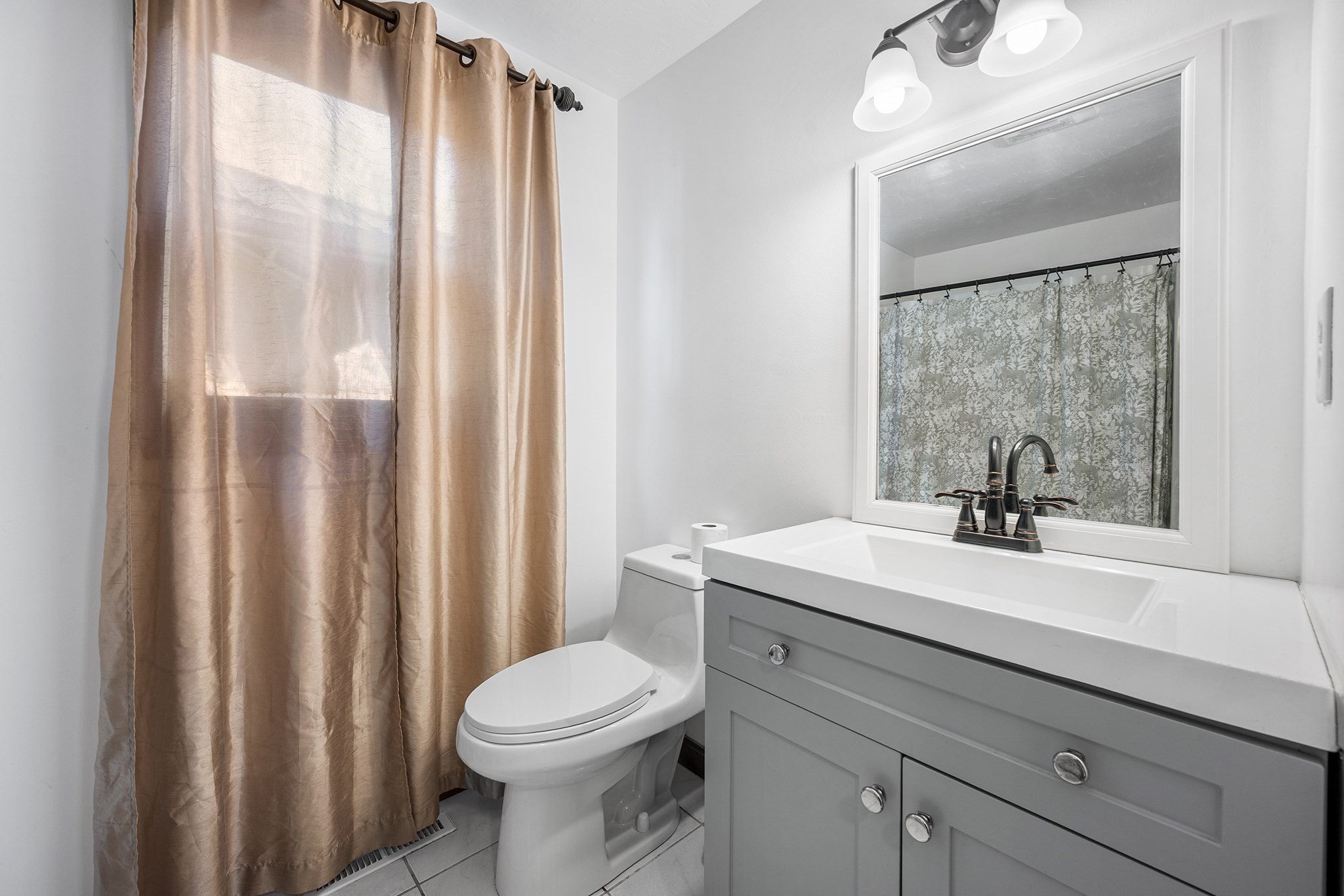 30 Constance Dr, Lowell, MA, 30 Constance Dr, Lowell, MA Photo #13
