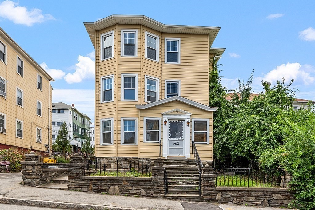 Click for 79 Gage Street #3, Worcester, MA slideshow