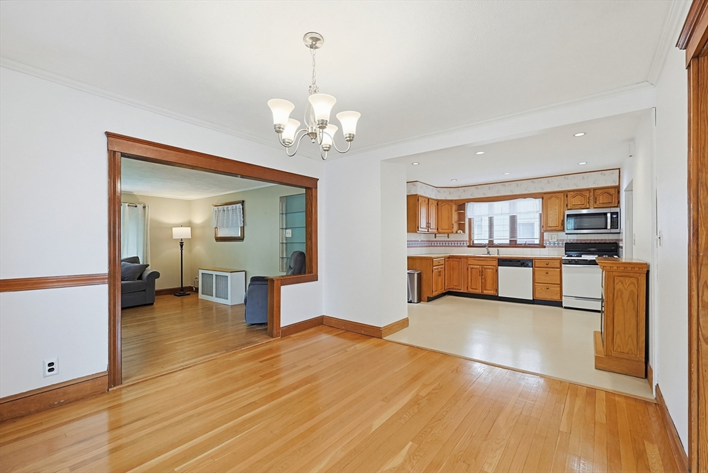 86 Hawthorne St, Boston, MA Photo #7