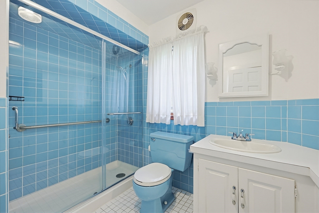 86 Hawthorne St, Boston, MA Photo #35