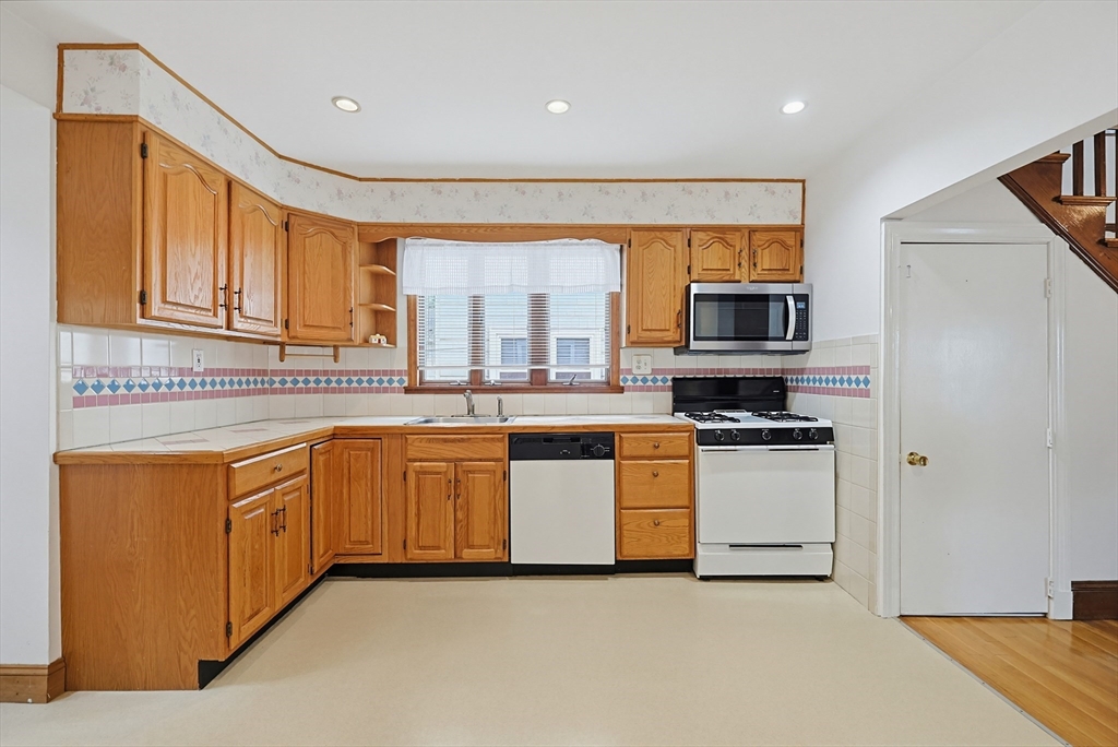 86 Hawthorne St, Boston, MA Photo #19