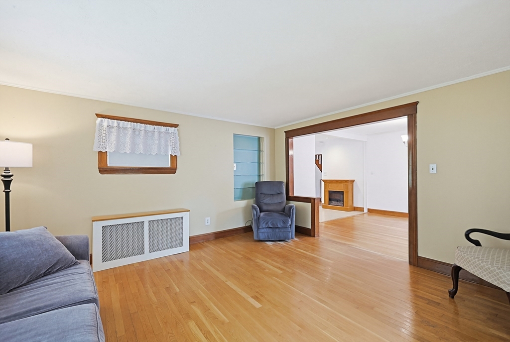 86 Hawthorne St, Boston, MA Photo #4