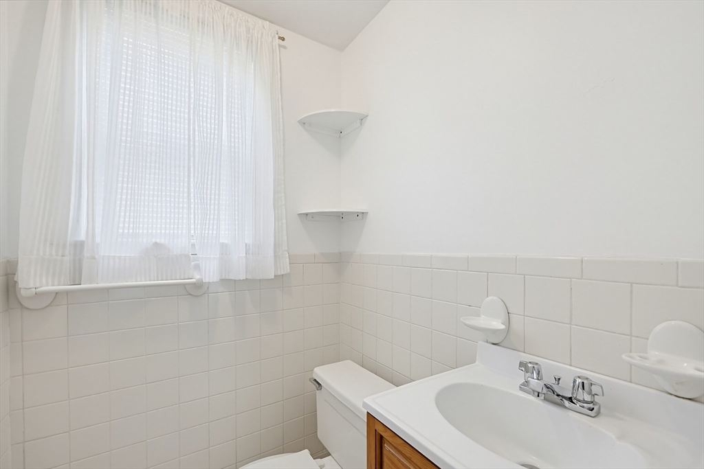 86 Hawthorne St, Boston, MA Photo #20
