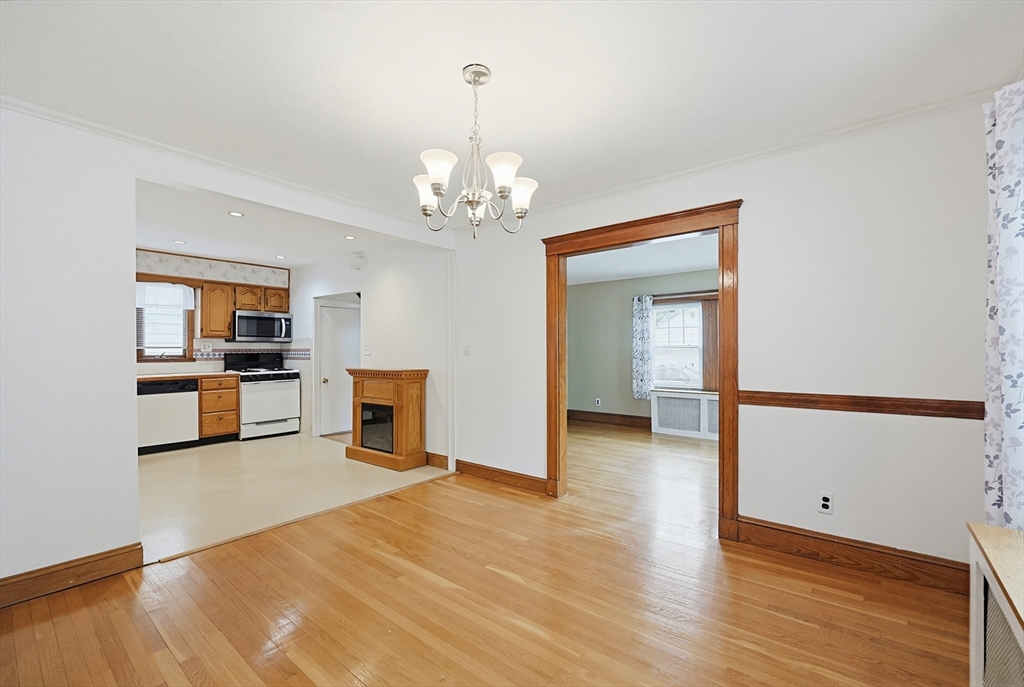 86 Hawthorne St, Boston, MA Photo #6