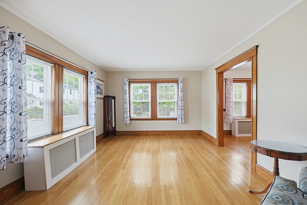 86 Hawthorne St, Boston, MA Photo #12