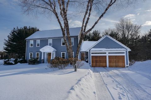 26 Treetop Cir Northborough MA 01532