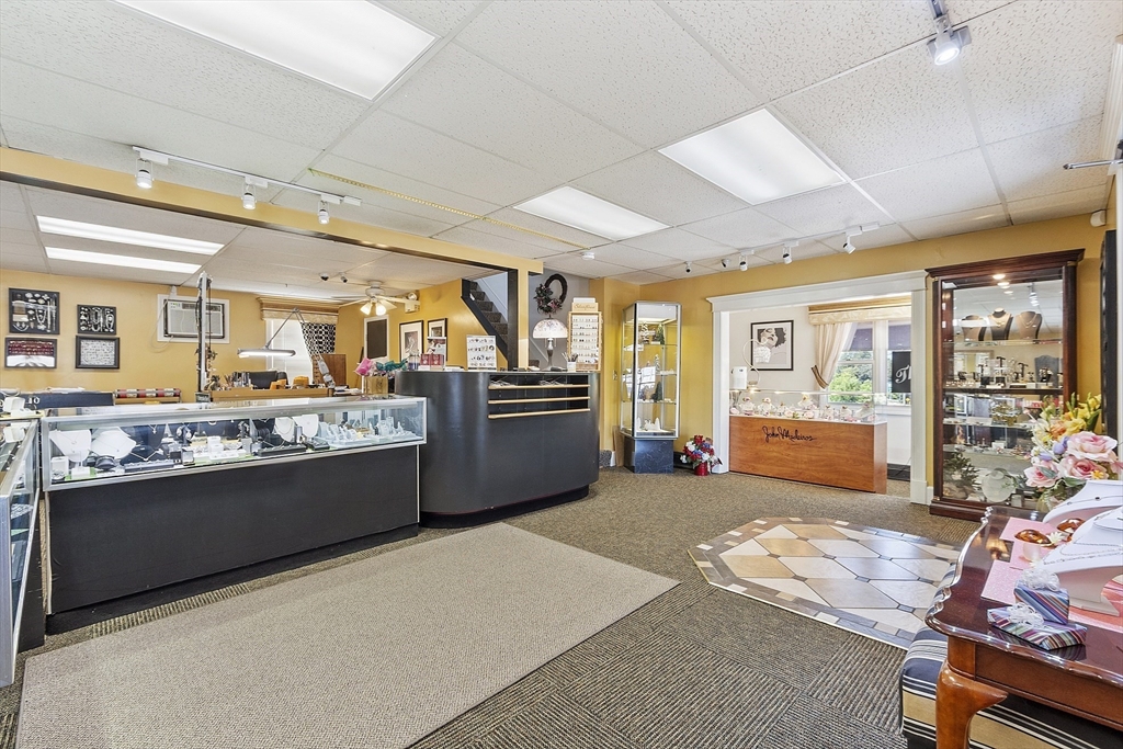 12 Lindell Ave