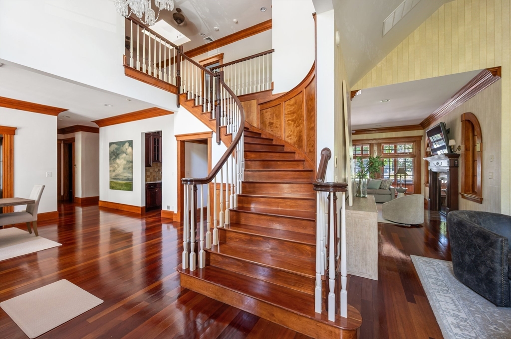 60 Whittier Rd