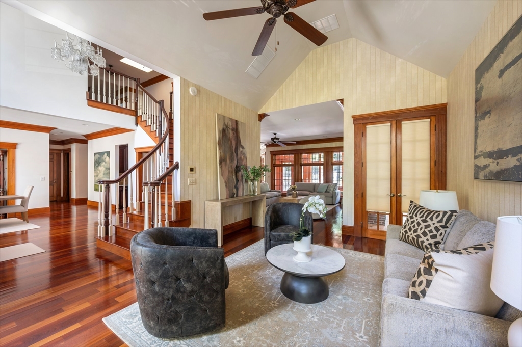 60 Whittier Rd