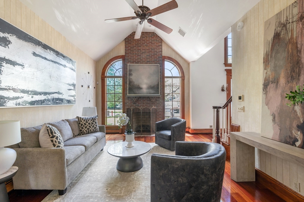 60 Whittier Rd