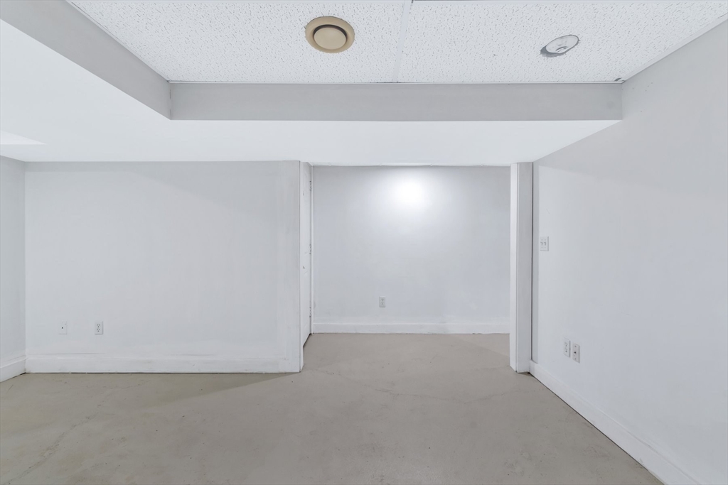 Mashpee, Massachusetts 02649, United States, 2 Bedrooms Bedrooms, ,2 BathroomsBathrooms,Residential,Pending,124535