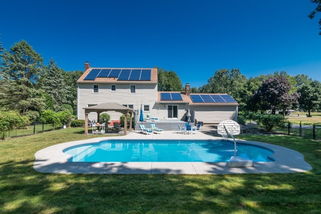 49 Quinnehtuk Rd