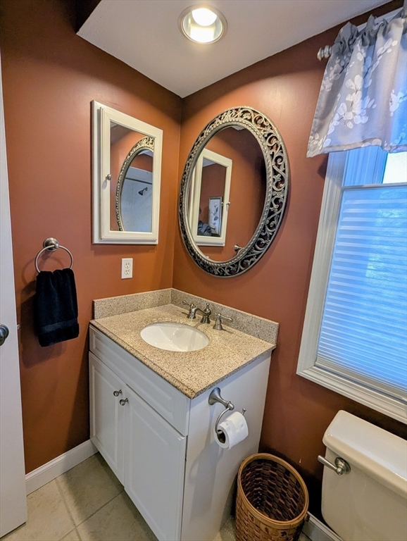 Franklin, Massachusetts 02038, United States, 2 Bedrooms Bedrooms, ,3 BathroomsBathrooms,Residential,Pending,245807