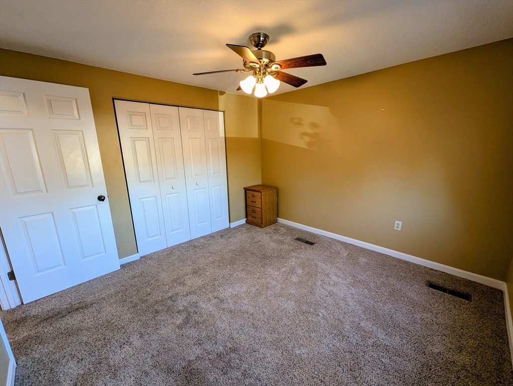 Franklin, Massachusetts 02038, United States, 2 Bedrooms Bedrooms, ,3 BathroomsBathrooms,Residential,Pending,245807