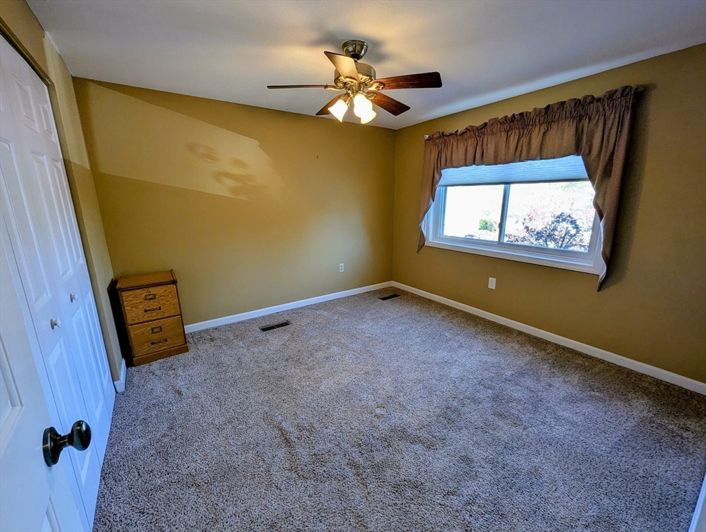 Franklin, Massachusetts 02038, United States, 2 Bedrooms Bedrooms, ,3 BathroomsBathrooms,Residential,Pending,245807