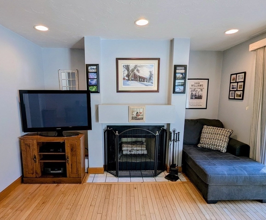 33 Stone Ridge Rd 33