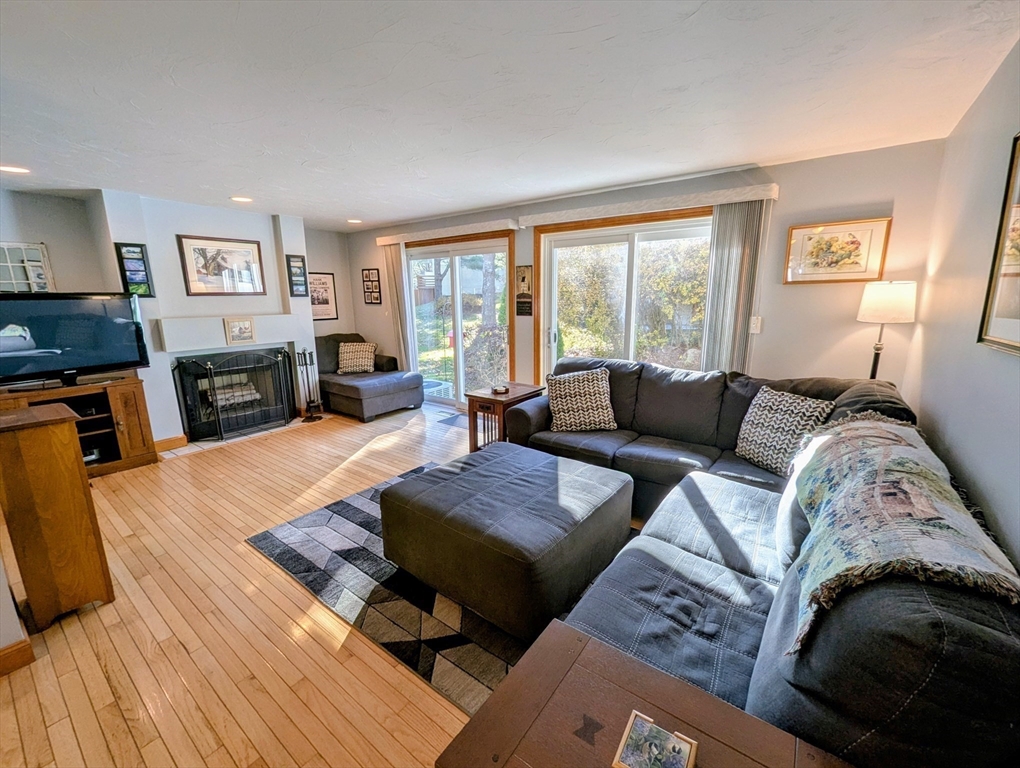 33 Stone Ridge Rd 33