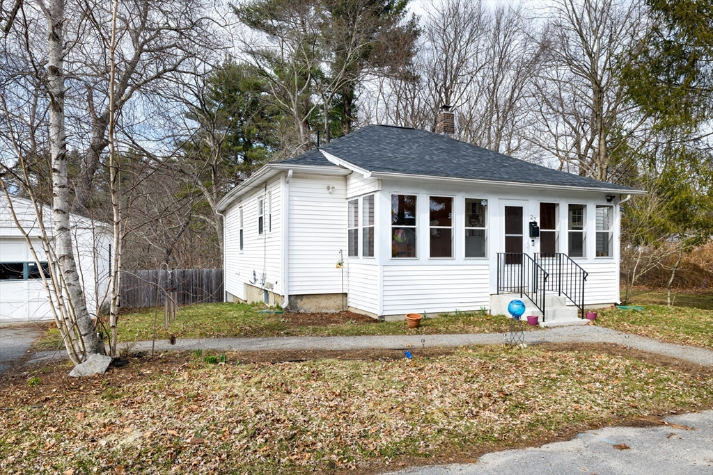 22 Quobaug Avenue