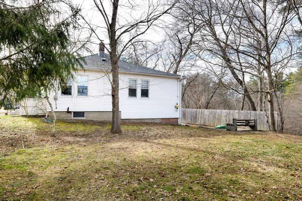 22 Quobaug Avenue