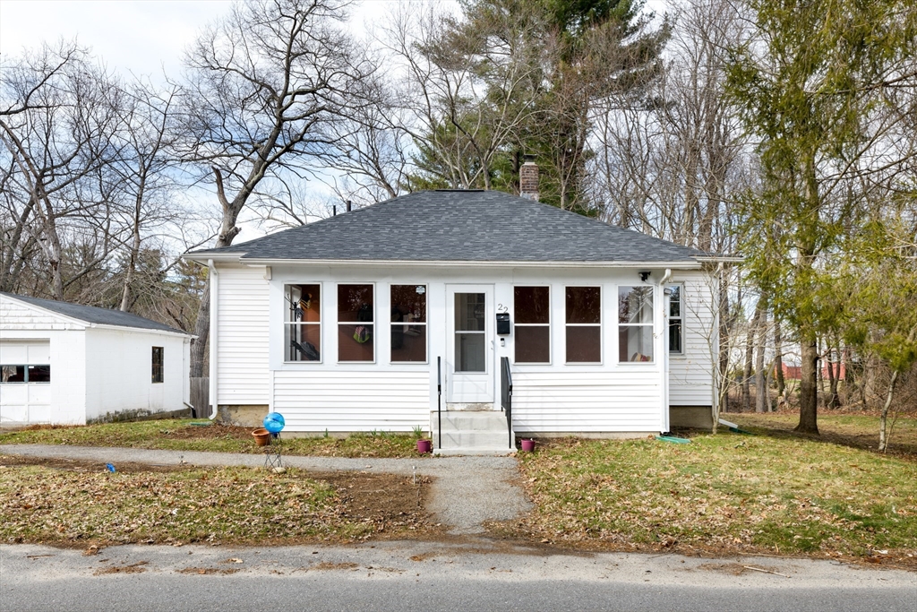 22 Quobaug Avenue