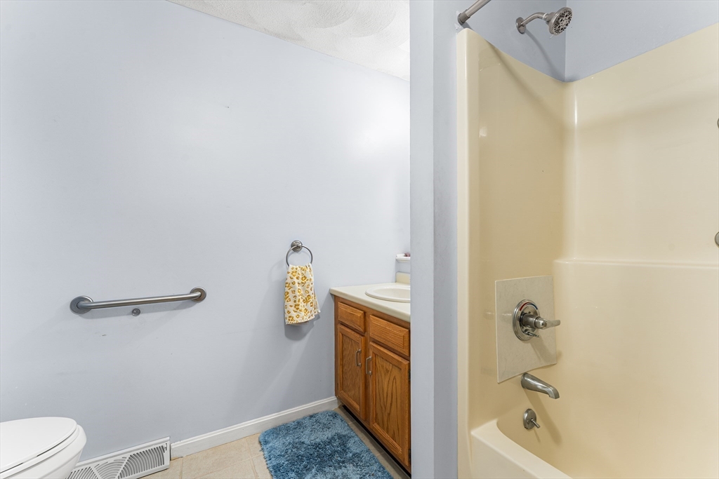 905 Wellman Ave #905, Chelmsford, MA Photo #19