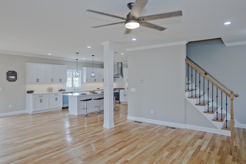 East Longmeadow, Massachusetts 01028, United States, 4 Bedrooms Bedrooms, ,3 BathroomsBathrooms,Residential,Active,184538