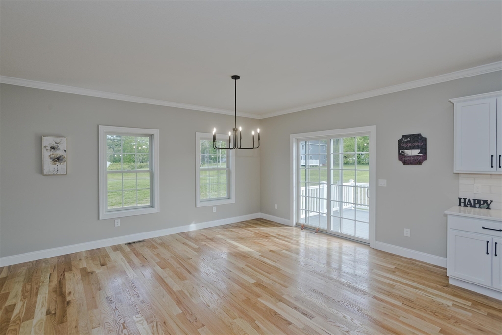 East Longmeadow, Massachusetts 01028, United States, 4 Bedrooms Bedrooms, ,3 BathroomsBathrooms,Residential,Active,184538