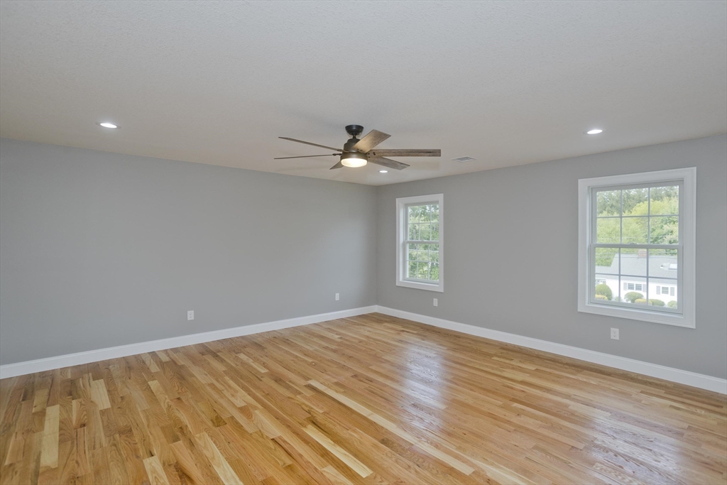 East Longmeadow, Massachusetts 01028, United States, 4 Bedrooms Bedrooms, ,3 BathroomsBathrooms,Residential,Active,184538