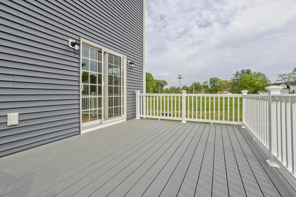 East Longmeadow, Massachusetts 01028, United States, 4 Bedrooms Bedrooms, ,3 BathroomsBathrooms,Residential,Active,184538