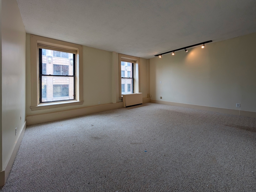 140 Chestnut St 210